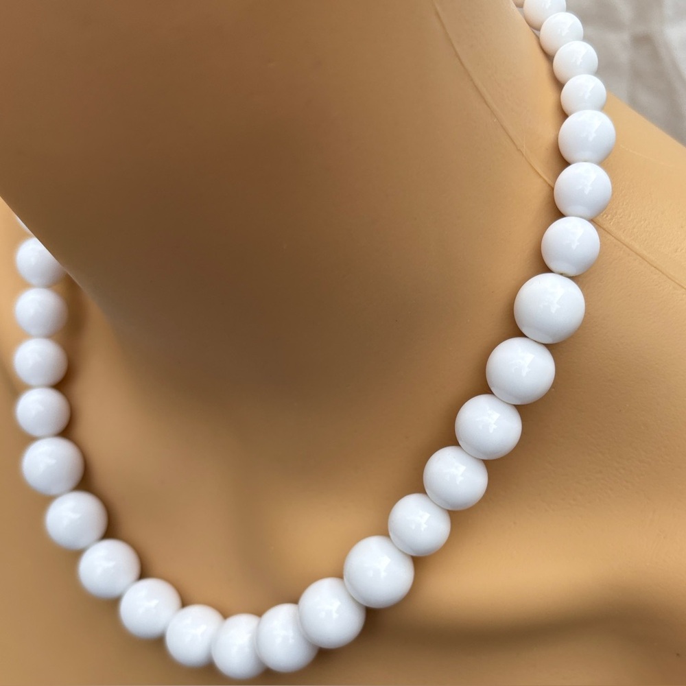 Elegant White Beaded Necklace